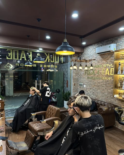 Cắt tóc nam chuẩn Barber tại Thảo Điền Thủ Đức chuyên nghiệp