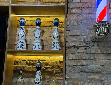 Barber Pole: Biểu Tượng Của Phong Cách New York City Đích Thực Và Câu Chuyện Lịch Sử