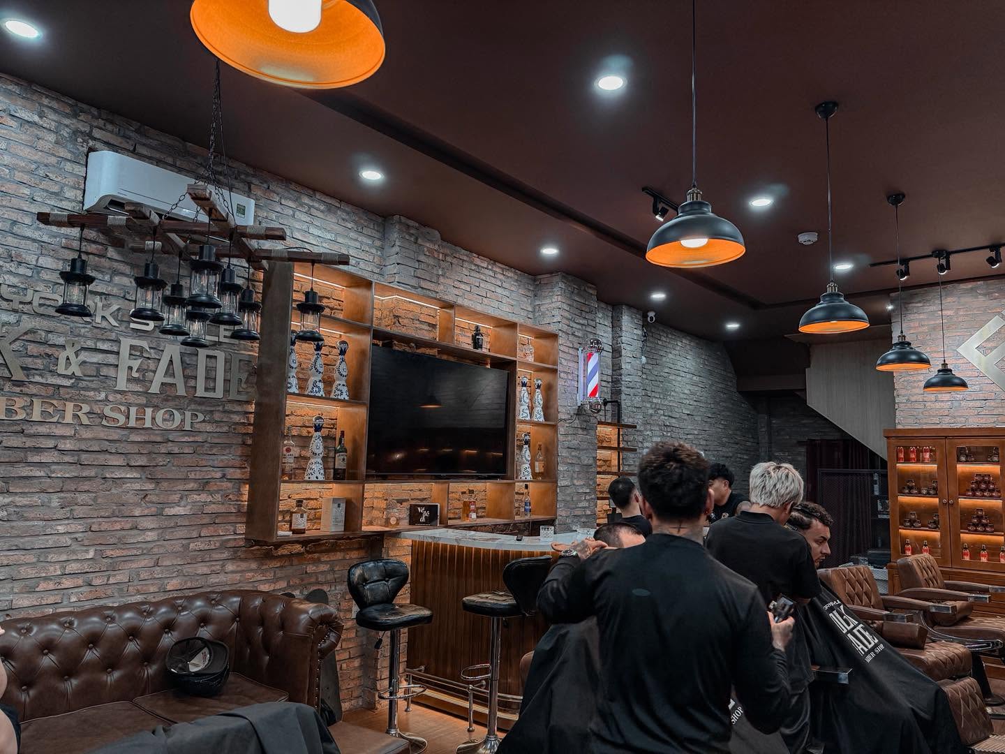 Barber shop district 2